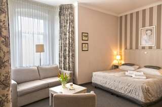 Отель Hotel Amalia Кудова-Здруй Двухместный номер Делюкс с 1 кроватью или 2 отдельными кроватями-14